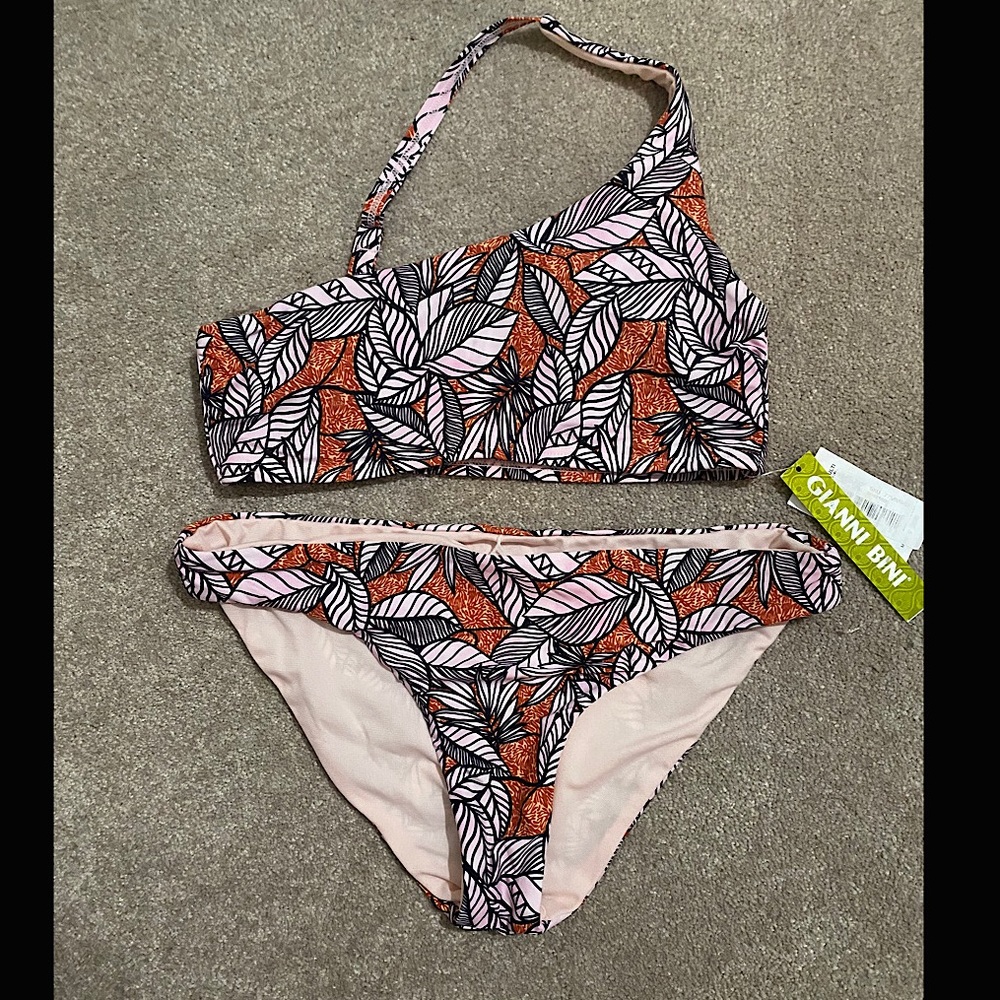 NWT Gianni Bini Two Piece Swimsuit